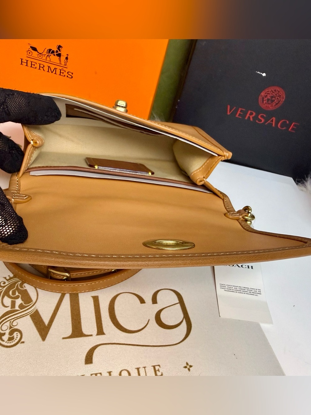 🆕COACH Caramel Leather Turnlock Crossbody - Picture 14 of 17